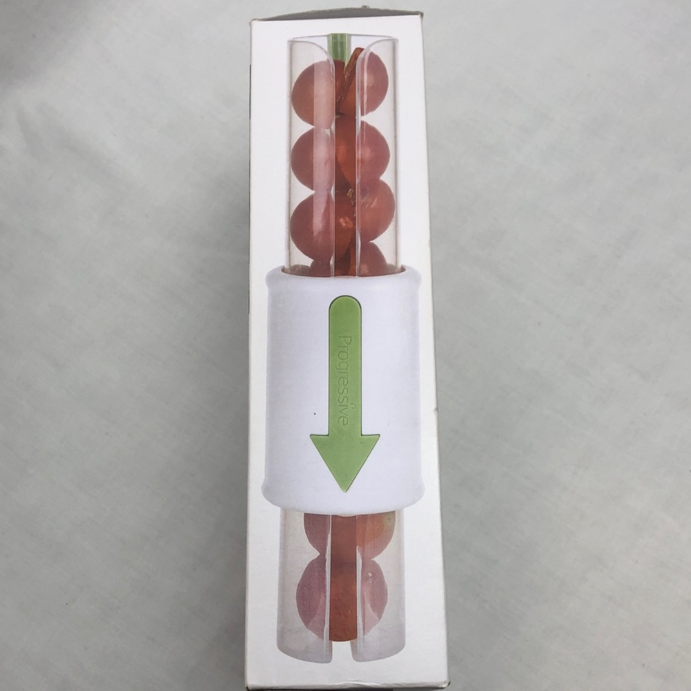 Cherry Tomato & Grape Slicer - Green - Picture 3 of 5